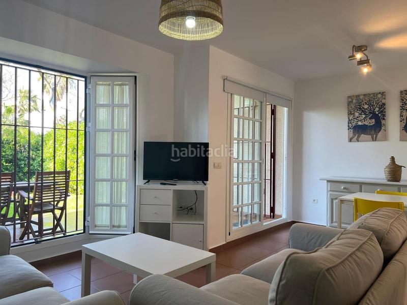 Foto e5dffb79-e71b-40f4-a8f4-b5979fb0f338. Alquiler apartamento inmejorable ubicacion para ir a la playa en Rota