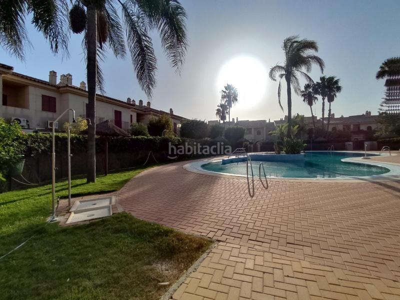 Foto edb9d303-10d5-4798-b54c-c99233830462. Alquiler apartamento inmejorable ubicacion para ir a la playa en Rota