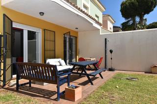 Casa adossada a La Barrosa. Adosado a 3,5 km de la playa de la barrosa