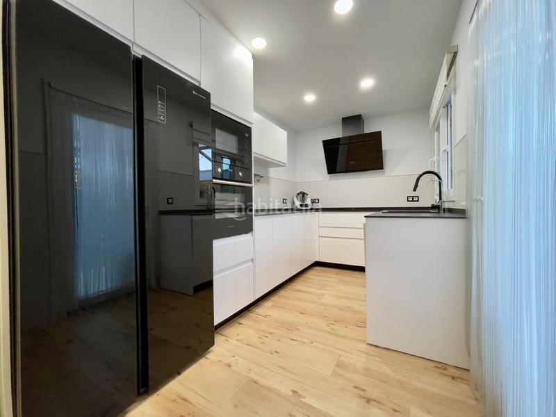 Foto 284d8d23-43d7-417f-b3c4-cb20e86d9e6b. Semi detached house with parking in Núcleo urbano Chiclana de la Frontera