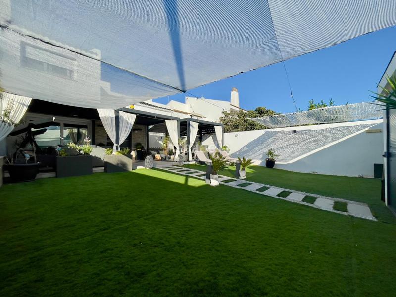 Foto 6fffdb2e-1c46-45e6-a937-89daaf8e5e92. Semi detached house with parking in Núcleo urbano Chiclana de la Frontera