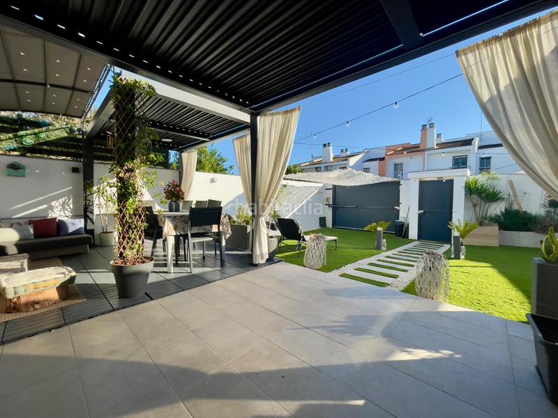 Foto a376e8da-75ad-43f8-9d44-63d360d5de22. Semi detached house with parking in Núcleo urbano Chiclana de la Frontera