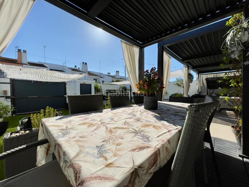 Foto d9bc4cf4-ce69-4701-a998-0235a2cb482d. Semi detached house with parking in Núcleo urbano Chiclana de la Frontera