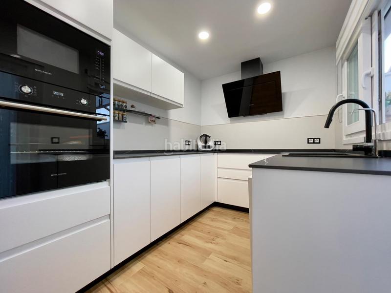 Foto ddd8be54-cb98-418b-9d85-b3020a01b080. Semi detached house with parking in Núcleo urbano Chiclana de la Frontera