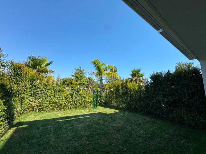 Foto da852a42-2665-4be3-83d3-7169559b418c. Apartament amb aparcament piscina a Las Tres Piedras - Costa Ballena Chipiona