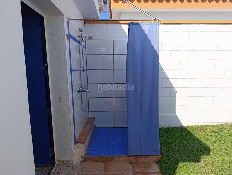 Foto 0e9ee490-8e54-48cb-a83f-b40424d1671b. Xalet amb calefacció aparcament a La Barrosa Chiclana de la Frontera