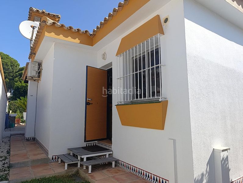 Foto b3009d8b-d182-477e-aeb0-f759a57468de. Xalet amb calefacció aparcament a La Barrosa Chiclana de la Frontera