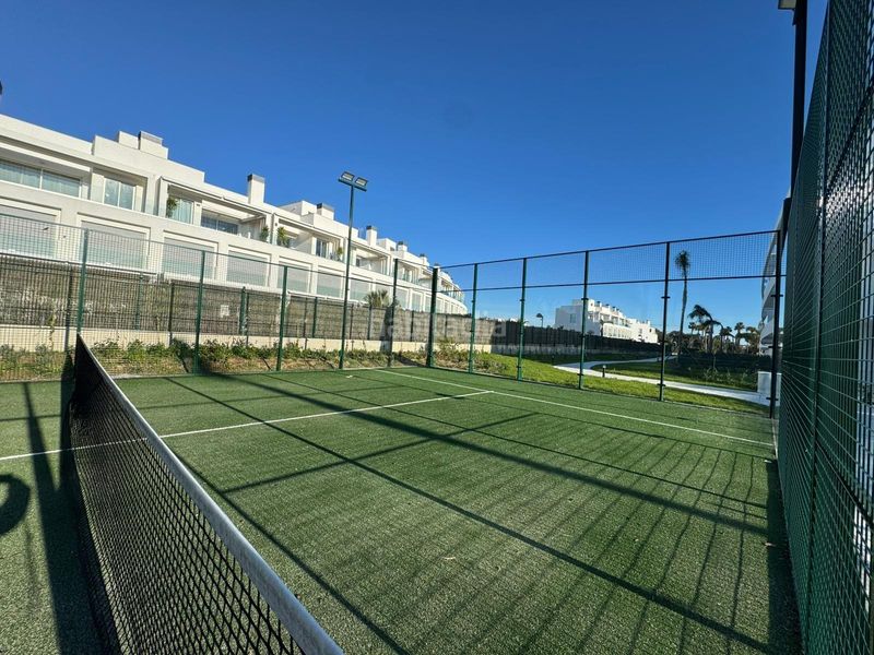 Foto 44de2149-5673-47d3-8644-0442d4a6fefb. Apartament amb aparcament piscina a Las Tres Piedras - Costa Ballena Chipiona