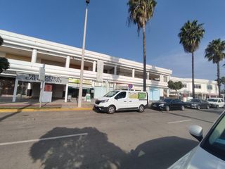 Business premise in Costa Ballena Golf. Magnifica oportunidad