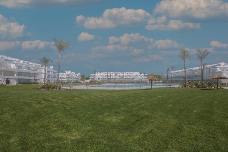 Foto 4345c505-c760-47c7-b196-081d198efaf2. Apartament amb aparcament piscina a Las Tres Piedras - Costa Ballena Chipiona