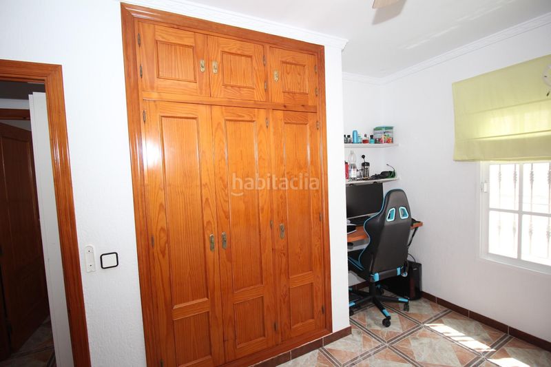 Foto 52b3df0e-8f10-4ed9-88f5-b1bfcb7bf2da. Casa amb aparcament a Núcleo urbano Chiclana de la Frontera