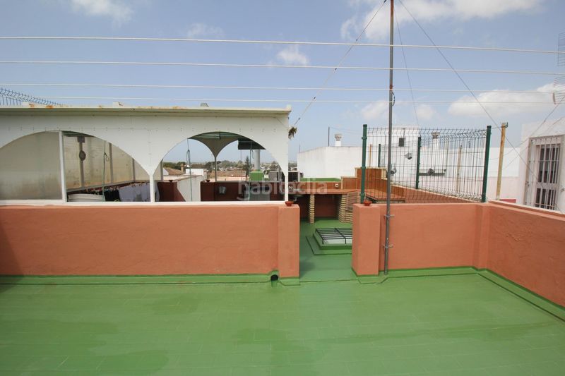 Foto 8bdddad3-1630-4c8f-b30a-9245ce52757f. Casa amb aparcament a Núcleo urbano Chiclana de la Frontera