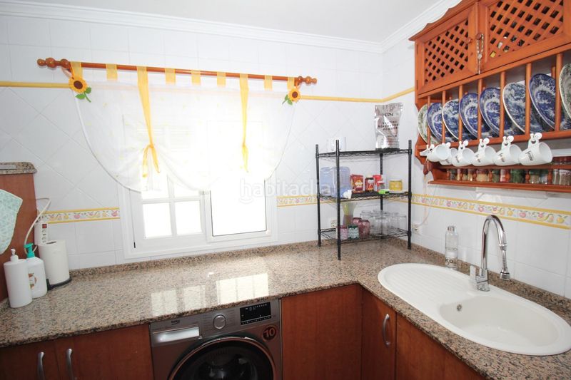 Foto b81af7a4-4891-40ac-9101-68065ff5a231. Casa amb aparcament a Núcleo urbano Chiclana de la Frontera