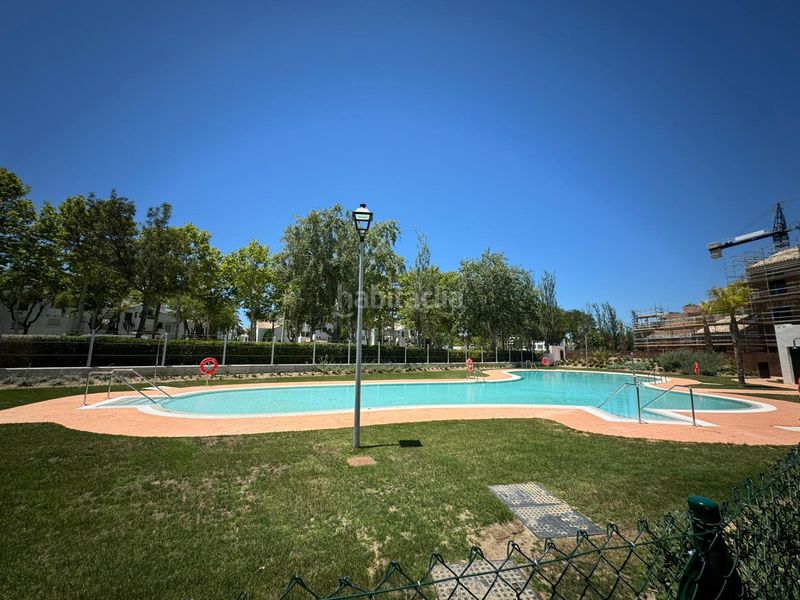 Foto 49ae0cf2-1f00-42ba-ae1f-a2d1e61aa2d6. Pis amb aparcament piscina a Las Tres Piedras - Costa Ballena Chipiona