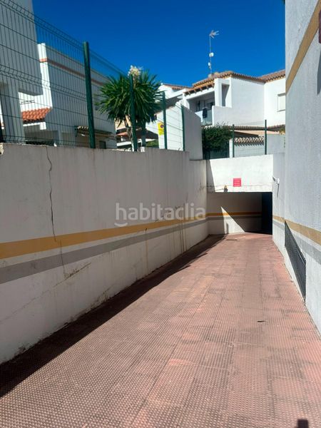 Foto 0f9d0b0b-dcd1-461f-bd87-cc5e5234a84e. Casa adossada amb aparcament a La Barrosa Chiclana de la Frontera