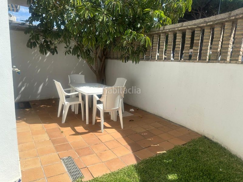 Foto e85eb8ba-1668-4169-861d-b1f545980245. Casa adossada amb aparcament a La Barrosa Chiclana de la Frontera