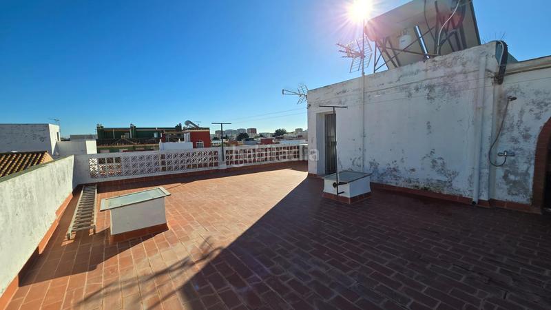 Foto f62ef4af-2469-4d4c-953d-1be2df9a6488. Casa amb aparcament a Mondejar-Junquillos Línea de la Concepción (La)