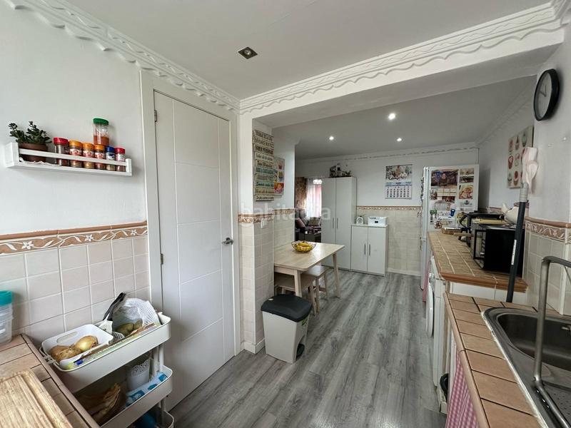 Foto bacf482e-923f-4228-9413-bb4d0d2c82ee. Piso moderno y acogedor piso en periañez en San José-San Bernardo Línea de la Concepción (La)