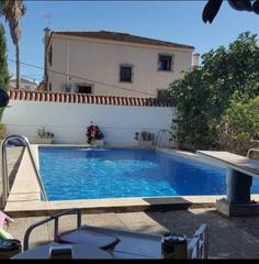 Chalet en Los Pinos. Increíble chalet en algeciras