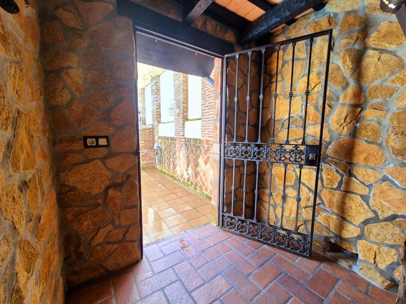 Foto 07daf147-aced-4ba6-9336-0d74d8b939c1. Chalet una casa con encanto rústico y lista para entrar a vivir en Algeciras