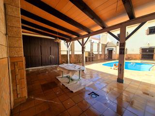 Chalet à San Bernabé. Una casa con encanto rústico y lista para entrar a vivir
