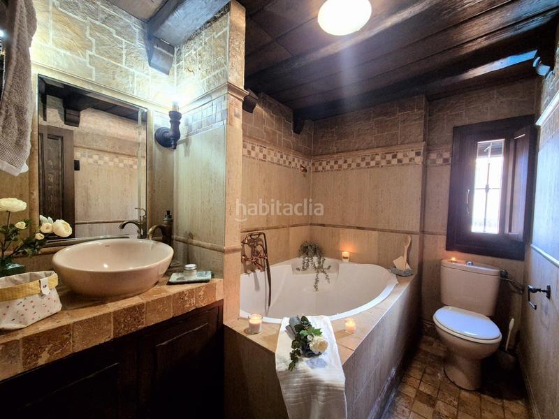 Foto 829e0f38-d41c-42fa-89dd-8eb1e45d5664. Chalet una casa con encanto rústico y lista para entrar a vivir en Algeciras