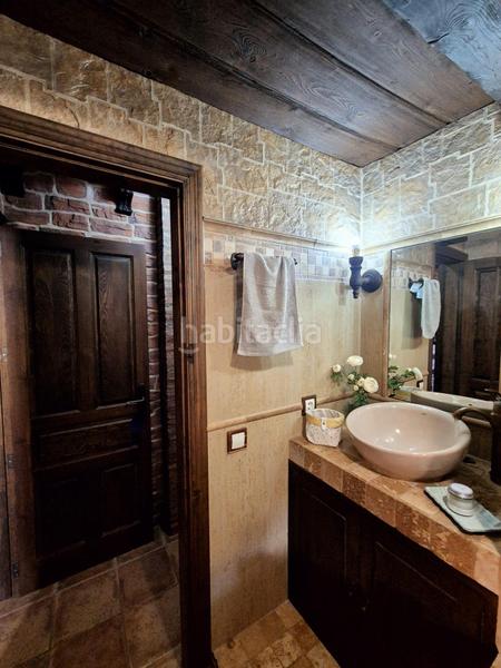 Foto b73d4cea-bd12-4487-99ed-259db14c8e30. Chalet una casa con encanto rústico y lista para entrar a vivir en Algeciras