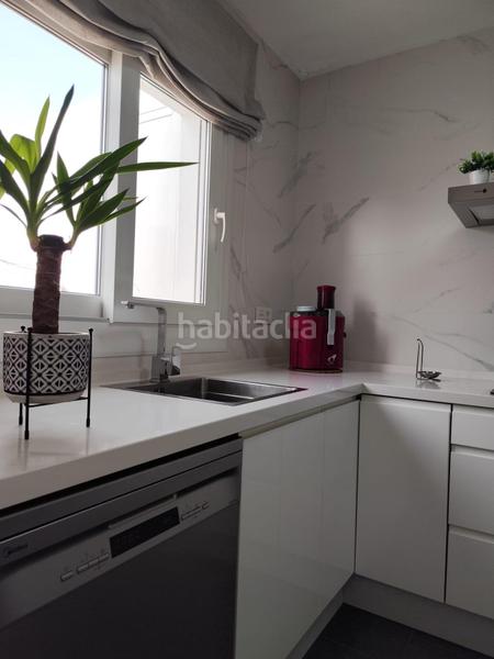 Foto 1661694f-d18a-4fcc-8a6f-06e1db54a478. Casa adosada adosado con encanto y luz natural en ubicación tranquila! en Algeciras