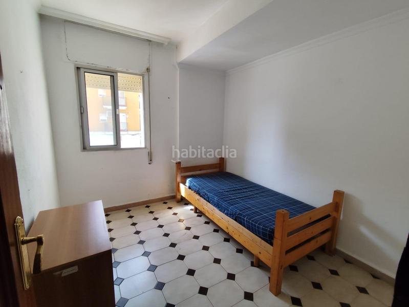 Foto 291d5cad-094b-46d8-a43a-94a5571a2bc2. Piso amplio piso en calle andalucía en Mondejar-Junquillos Línea de la Concepción (La)