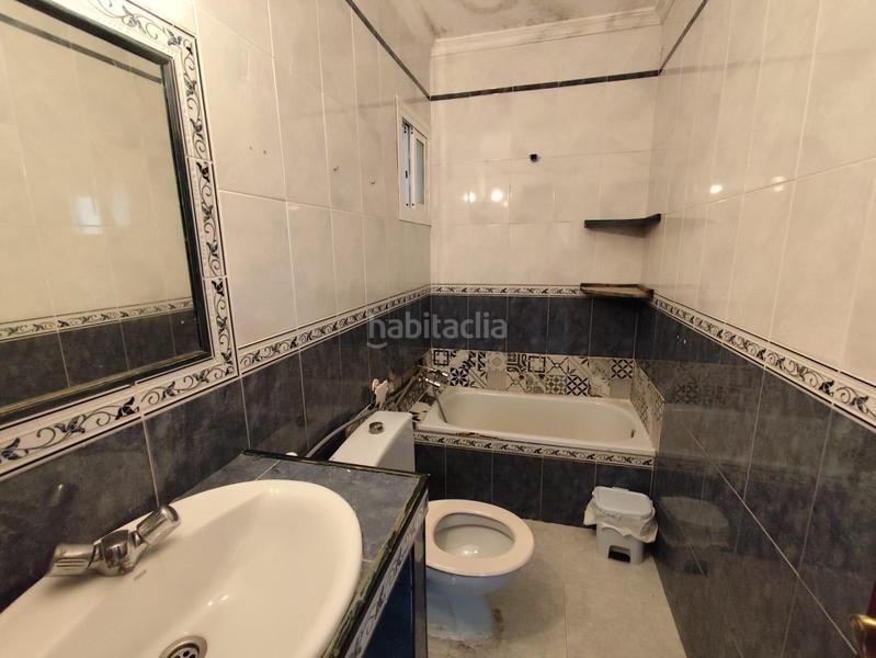 Foto 85f2f12b-5d5b-4032-a5e8-42e005afa79b. Piso amplio piso en calle andalucía en Mondejar-Junquillos Línea de la Concepción (La)
