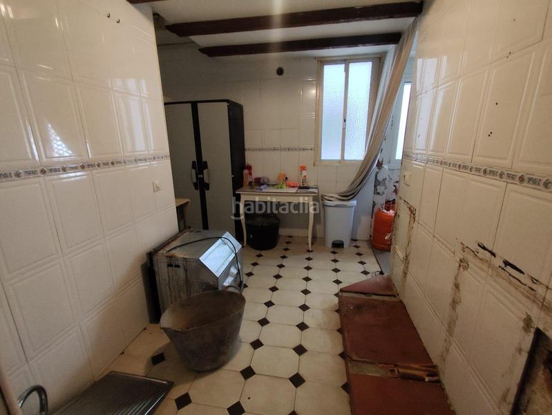 Foto b790f28b-ad39-4957-bb08-50dcc3642d49. Piso amplio piso en calle andalucía en Mondejar-Junquillos Línea de la Concepción (La)