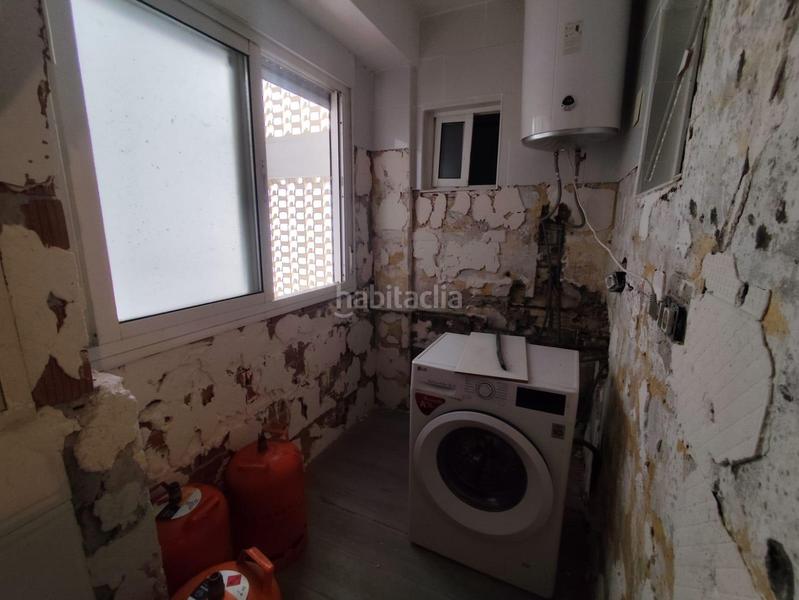 Foto dfef2e23-d835-42ee-89b0-cd6d97855417. Piso amplio piso en calle andalucía en Mondejar-Junquillos Línea de la Concepción (La)