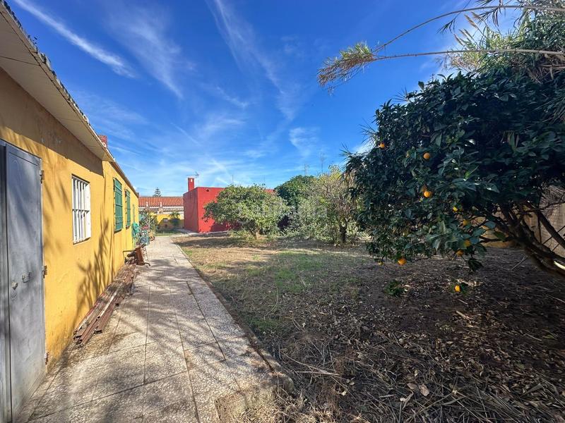 Foto 40d21a92-dd8a-4a53-b1be-5a89a85a0c60. House with parking in El Zabal-Santa Margarita Línea de la Concepción (La)