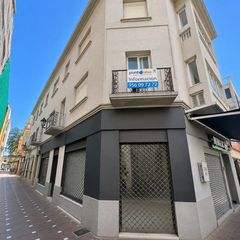 Edifici a Centro-San Felipe-Huerta Fava. Edificio con 5 viviendas y local comercial en el centro de la lí