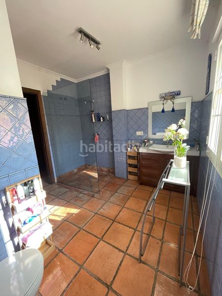 Foto 0bc98a48-8677-4fad-91b7-ebce5514e751. Xalet amb aparcament piscina a El Rinconcillo Algeciras