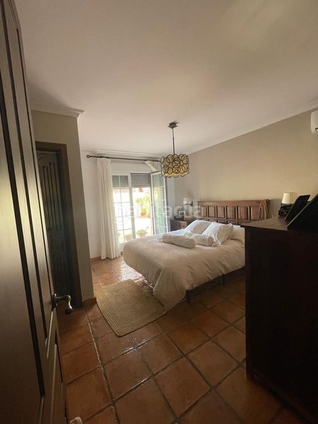 Foto 21cb2469-5901-42ca-a306-95503598ee86. Xalet amb aparcament piscina a El Rinconcillo Algeciras