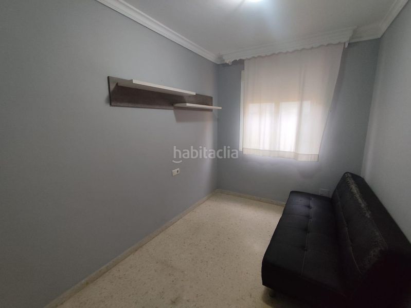 Foto 3c0447fa-4c64-4496-82d5-c1b13df3b2bd. Pis amb aparcament a El Rinconcillo Algeciras