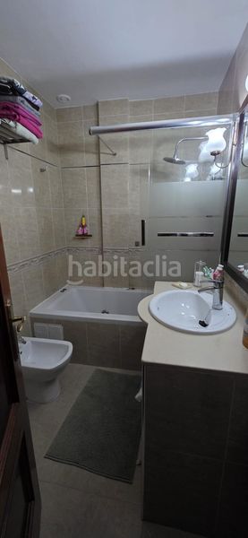 Foto 1722c249-fe89-4e03-9631-6565cd651a47. Casa adossada amb aparcament a El Rinconcillo Algeciras