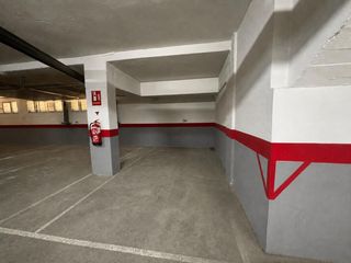 Parking voiture à Santa Bárbara-Ciudad Deportiva. Plaza de garaje amplia junto a la frontera de gibraltar  comodid