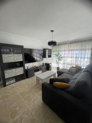 Flat in San Bernabé. Amplia vivienda de 3 dormitorios, lista para entrar a vivir en m