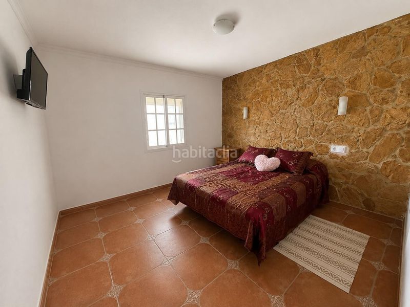 Foto d53021f7-6f0c-47e3-96ee-e9b1c01ff557. Planta baixa amb aparcament a San Pedro-Gabriel Miró-María Guerrero Línea de la Concepción (La)