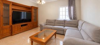 Appartement à Centro-San Felipe-Huerta Fava. Amplitud y comodidad en pleno centro de la línea, junto a la vel
