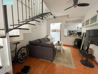 Casa a La Victoria. Casa única por su situación inmejorable muy cerca del santuario