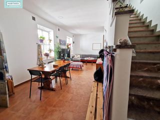 Haus in El Molinillo - Capuchinos. Encantadora casa reformada en el corazón de málaga  ideal para f