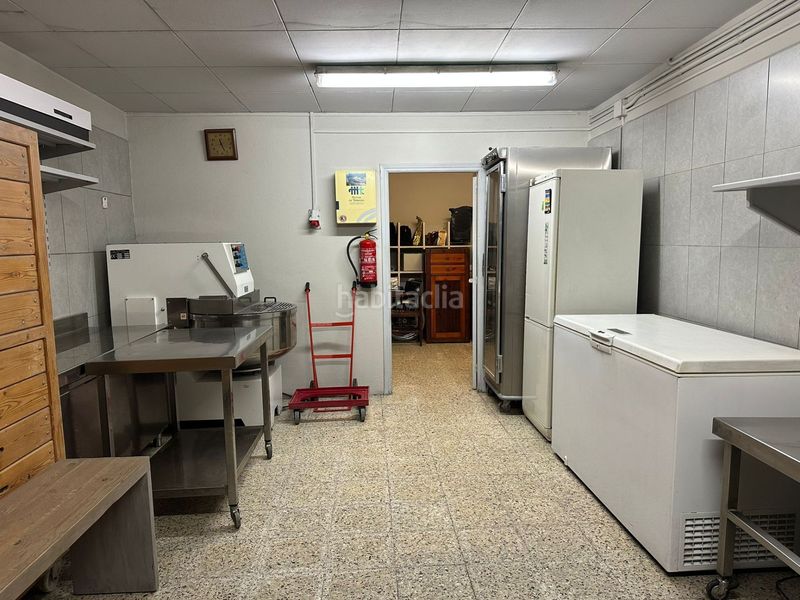 Foto 19274728-7f37-43d3-a66b-3f1a5fc2411d. Local comercial en l´Estartit poble Estartit