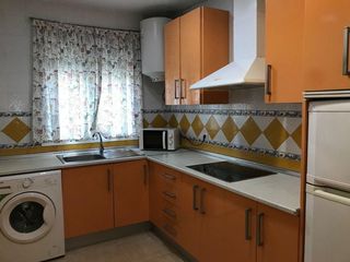 Etagenwohnung in La Banda - Campo de Fútbol. Piso con gran potencial en el corazón de chiclana!