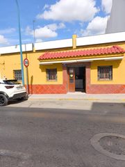 Casa a La Banda - Campo de Fútbol. Local comercial con opción a vivienda en zona estratégica