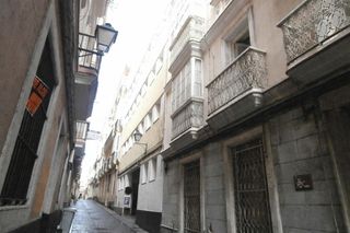 Aparcament cotxe a Calle calle beato diego de cádiz 12. Oportunidad única! plaza de garaje en pleno centro de cádiz