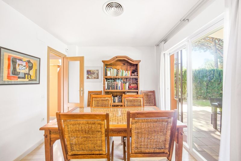 Foto 0a77667c-09b8-45aa-a3eb-1fdb4af33d98. Xalet amb aparcament piscina a Novo Sancti Petri Chiclana de la Frontera