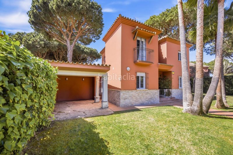 Foto 33758ac6-4113-4aaf-950a-2fa12529ea32. Xalet amb aparcament piscina a Novo Sancti Petri Chiclana de la Frontera